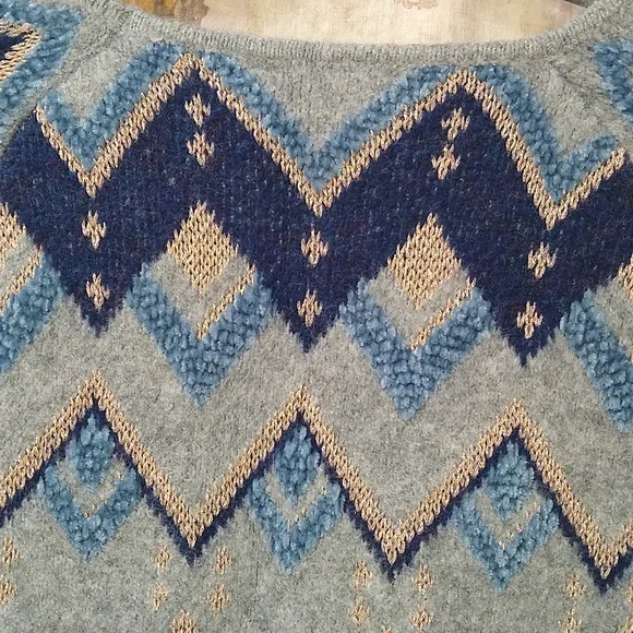 NWT, See & Be Seen Gray and Blue Geometric Sweater - Picture 6 of 6